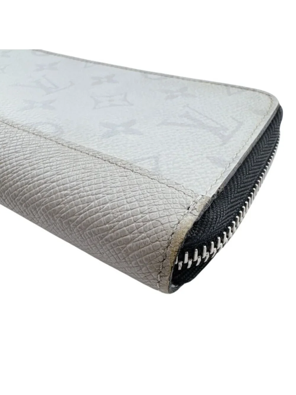 Louis Vuitton Zippy Wallet Vertical Taigarama